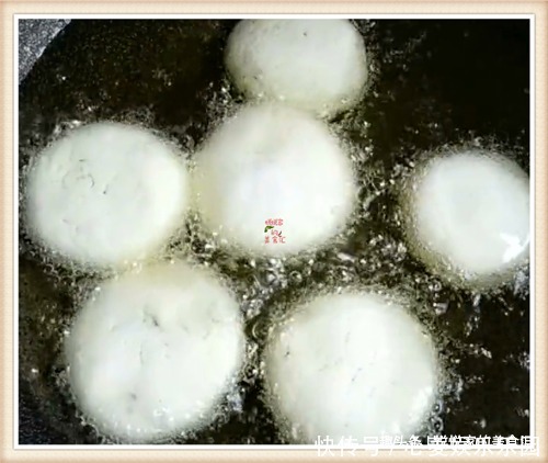 用糯米粉做糕点,别再用老方法了,学会这些技巧,皮脆馅甜不变形