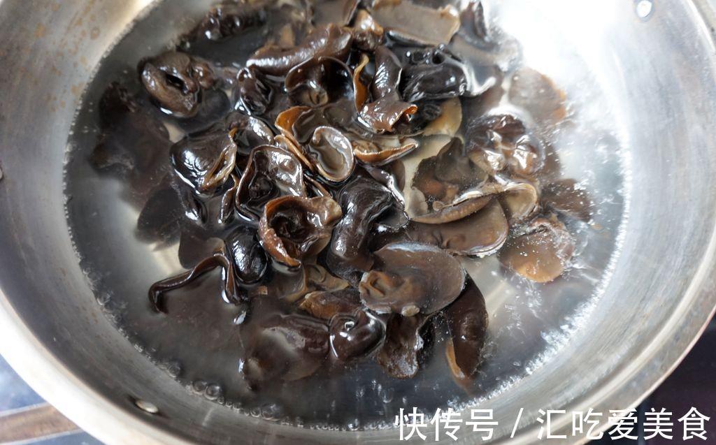 木耳|这道菜是“一次性”菜,没吃完倒掉也不要隔夜吃,不然危害很大