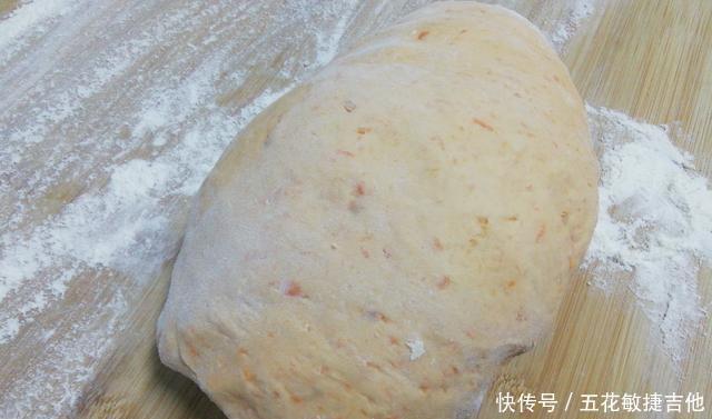 面粉|立冬后吃它正好,1块钱买一堆,与面粉一起蒸一下,轩软香甜好吃