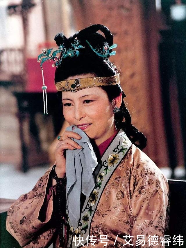 赖嬷嬷|贾宝玉为何要骂管家娘子们是“比男子更可杀的死鱼眼睛”?