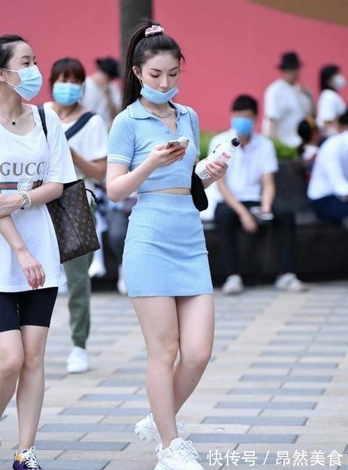 舒适|针织套装裙透气舒适,吸湿性强又富有弹性,所以很受大家的喜欢
