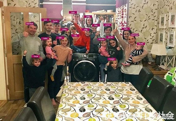 妈妈|英国“超人妈妈”,从14岁开始生头胎,如今21个孩子全家幸福美满