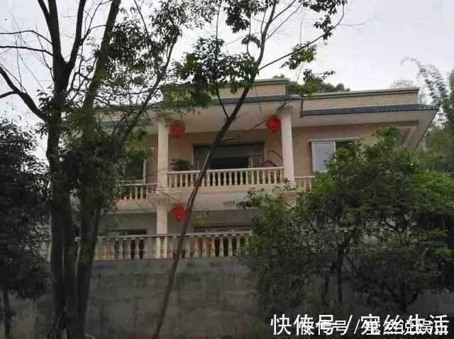 农村|头次去女朋友农村家，卫生间你可能没见过，我都无语了！