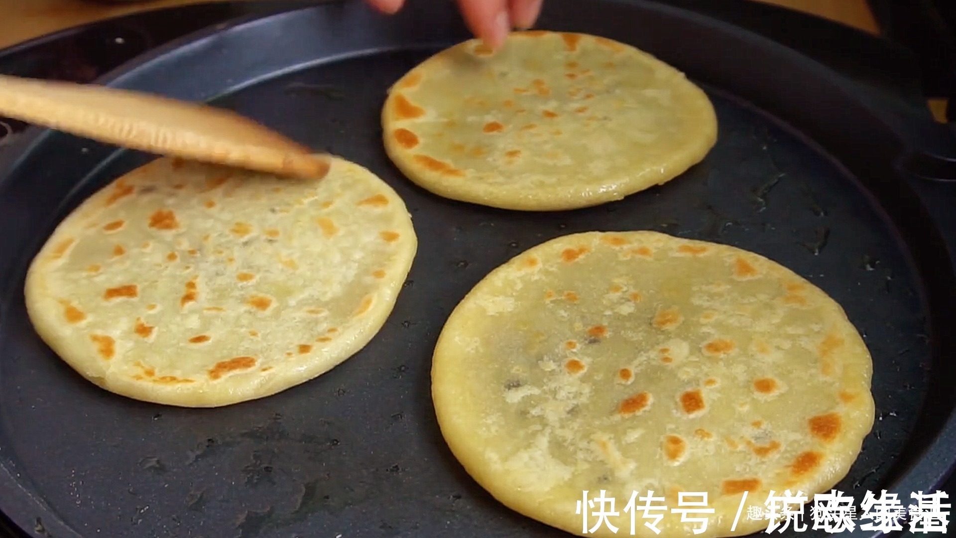 天气热要多吃粗粮，教你一个做法，香甜柔软，美味好消化