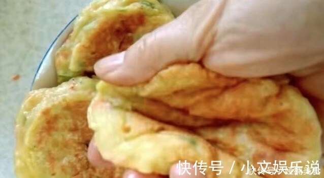 青萝卜|此菜2毛钱一斤，打3个鸡蛋，教你做早餐饼，咸香营养，总不够吃