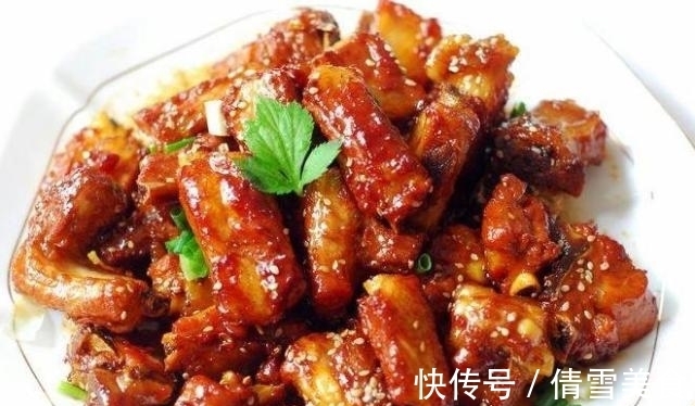 排骨焯水后又腥又柴？看完大厨操作才明白，原来是用错水了