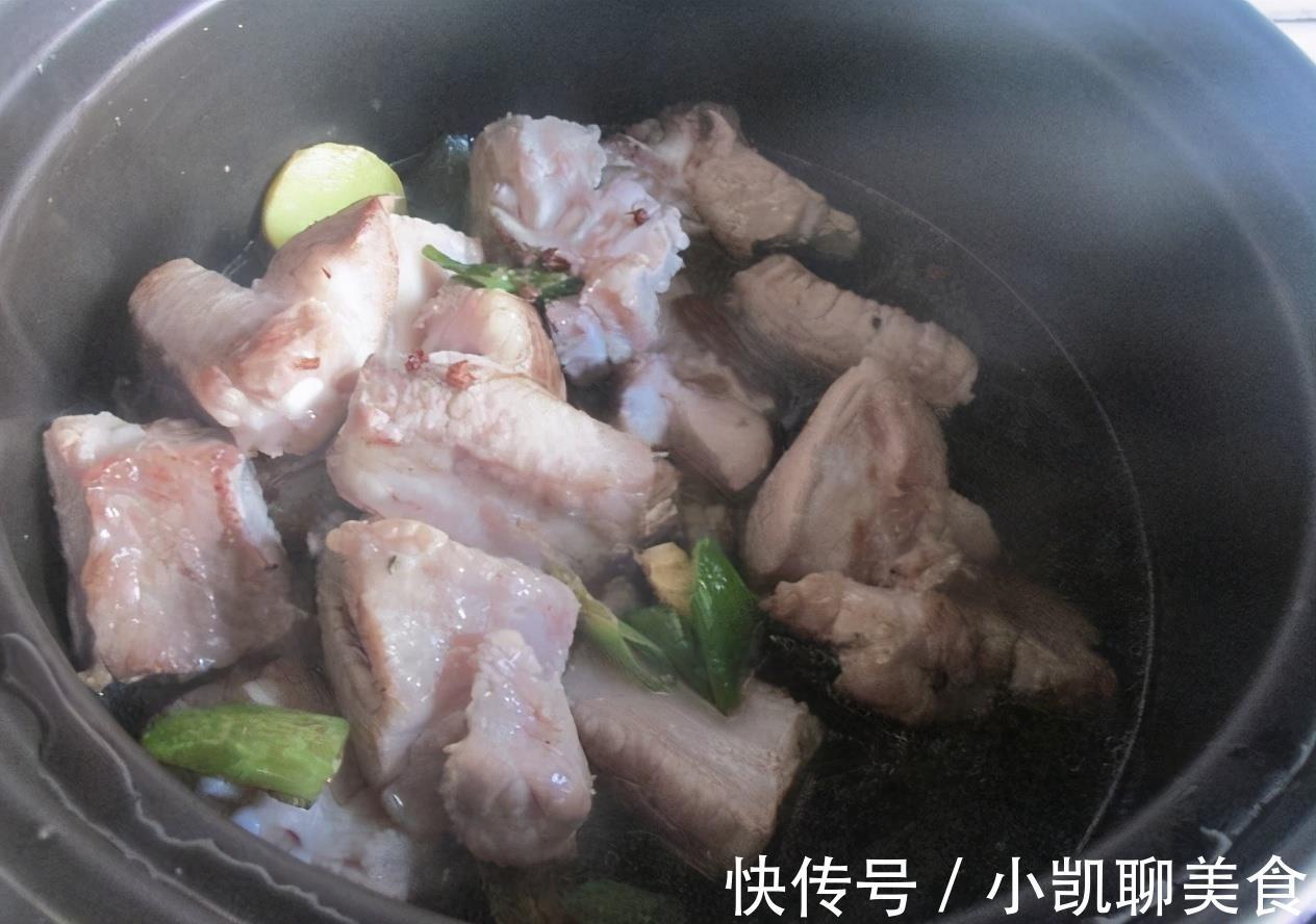 入味|炖排骨，“3香”不能放，排骨才又鲜又嫩，入味没腥味，太香了