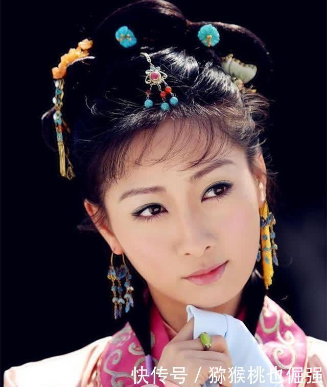 袭人$《红楼梦》贾母早对袭人做出评价：德行浅薄的贱骨头，难承载富贵