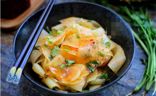 土豆新做法，脆爽开胃比肉香，既下酒又下饭