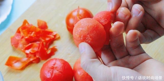 想吃肉丸子,用这种做法,肉末加一块老豆腐,锅里一炸,真香