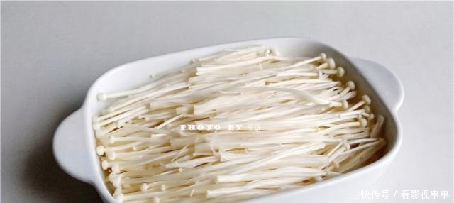 大厨|金针菇这个做法,比肉还好吃,孩子夸我做的比大厨的还好吃