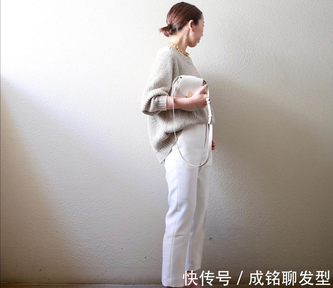 穿搭|年过六十还是少穿大红大绿,不仅显黑还显土气,这样搭配洋气减龄