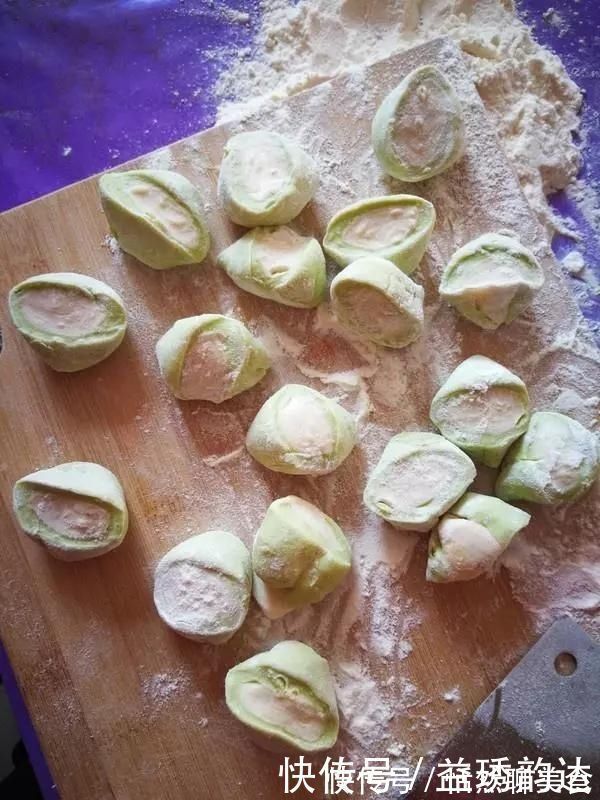 包饺子|用它包饺子，比韭菜好吃，比包子好看，鲜嫩味美香气十足