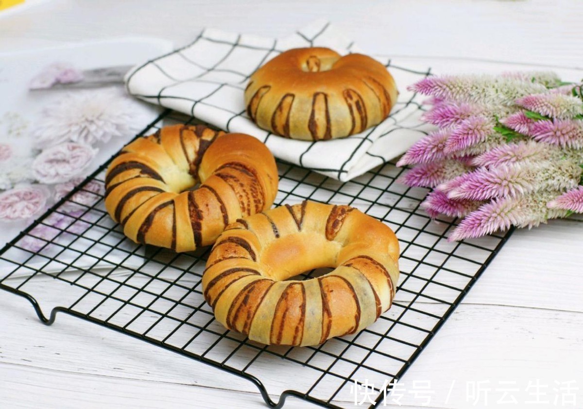 绵白糖|学会做豆沙圈圈面包,再也不用去蛋糕店买了,甜腻浓香真好吃