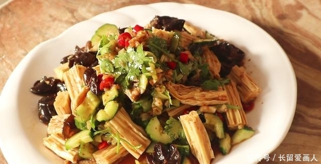 木耳|饭店的凉拌腐竹为啥好吃?原来多加了这两样配菜,清脆爽口又营养