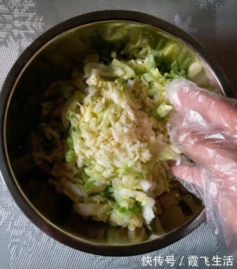 包菜|天热多吃这菜,五毛钱一斤,不炒不腌,简单拌一拌,爽脆又开胃!