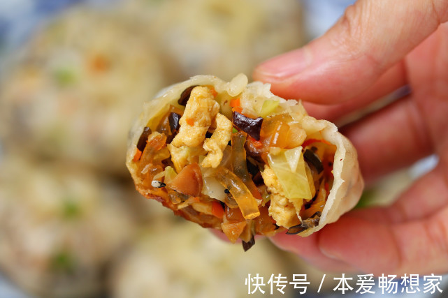 包菜|懒人生煎包做法,不发面不醒面,皮薄馅大简单快手,早餐就它了!