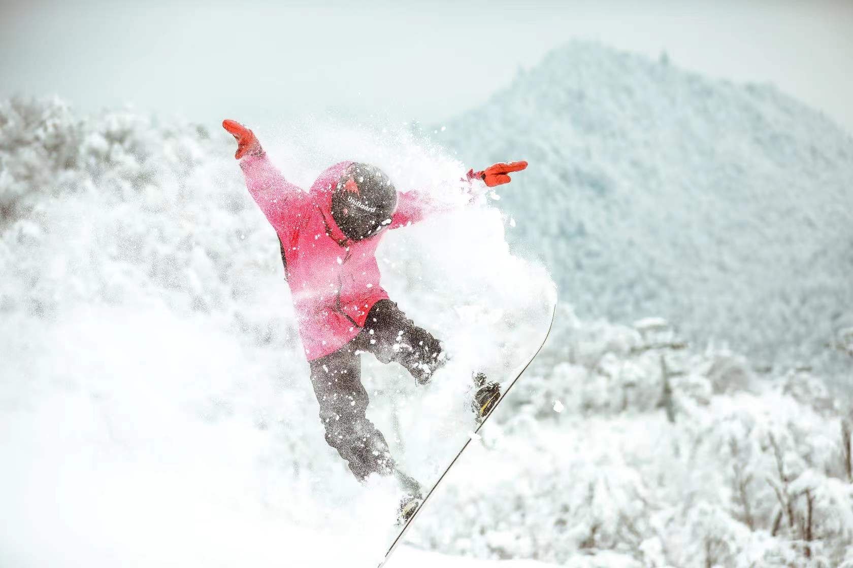 西岭雪山景区|成都今年最冷的时候将至，西岭雪山滑雪场本周末开放滑雪