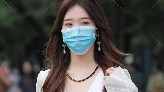 装扮 活力满满的打底裤装扮潇洒有气质, 充满女人的时尚韵味