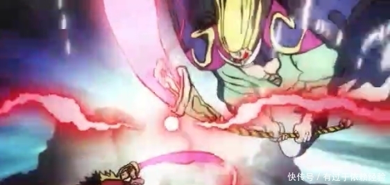 罗杰一刀劈飞光月御田,和白胡子隔空对决,霸气差点掀飞光月御田