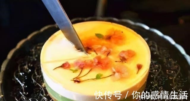 切蛋糕|切了20多年蛋糕才发现,原来以前的切法是错的!这样切每块都新鲜