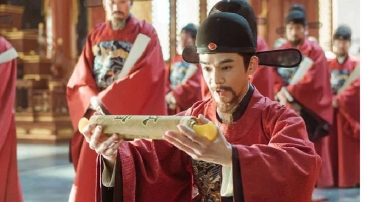 青草|他如万年青草，可以傲霜雪，而不可充栋梁