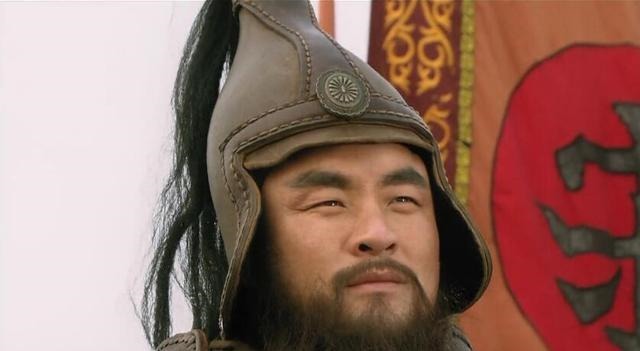 大刀关胜!林冲根本不是关胜的对手,所以关胜位居五虎将之首,绝对有资格!