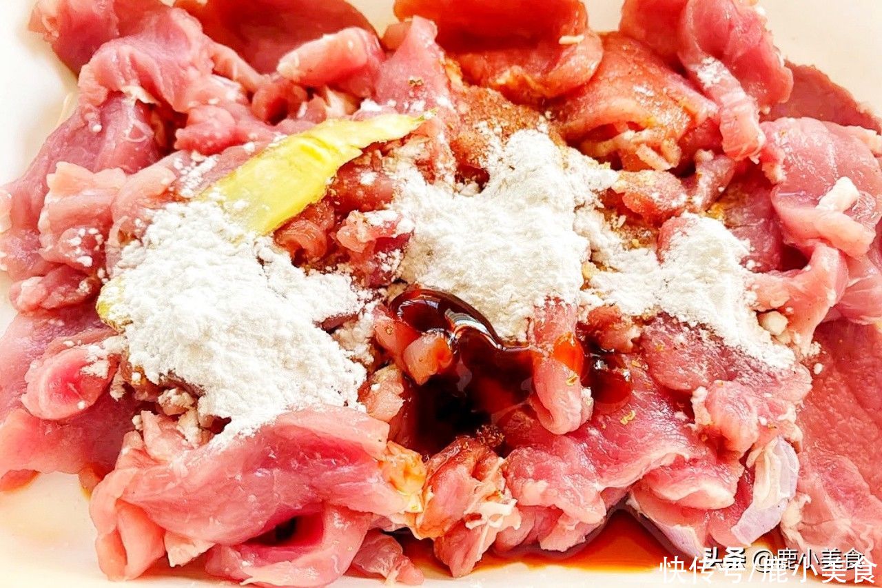 麻辣酱汤|水煮肉片的美味诀窍,掌握“4个技巧”,肉片麻辣鲜香,嫩滑入味