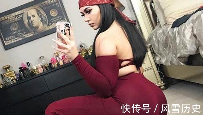 瑜伽|希腊胖妞，酷爱瑜伽，身材曲线凹凸有致很迷人