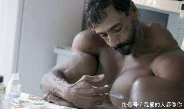 炼成|他的肌肉就像冲水一样,得知怎样炼成的让人惊讶不已!