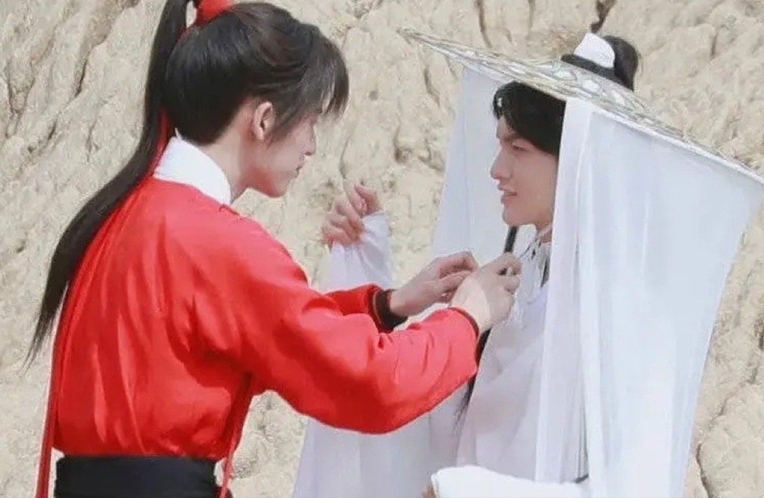 斗笠|吉星高照“抓蛇”路透，网友大赞还原动漫，粉丝：别cue天官