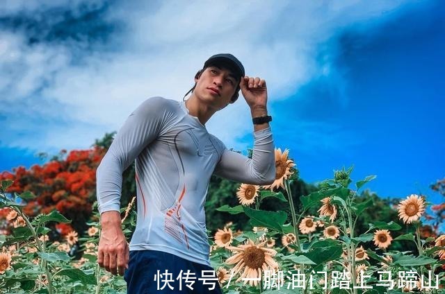 肌肉|帅气的五官、紧实的身材，阳光型男的胸肌、腹肌、人鱼线真上头！