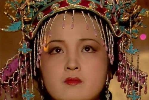 老太妃!红楼梦:贾家最大靠山不是贾元春而是她,她死后贾家从此没落