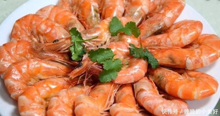 食物|煮大虾时,冷水下锅还是沸水下锅原来我们一直做错,难怪不鲜嫩