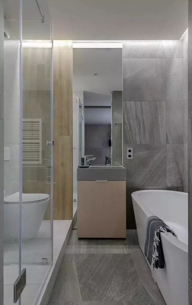 移门|53㎡简约风单身公寓，不做电视墙，巧用移门做隔断，设计很巧妙！