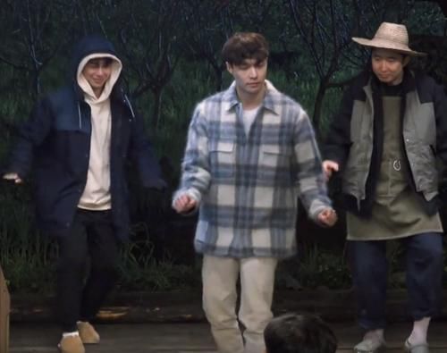 拖拉机|这是五千万顶流偶像该有的样子？