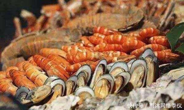 自助餐|男子吃自助餐获“天价”罚款,却淡定付钱离开,老板钱还你