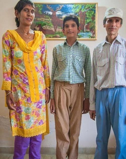 身高|8岁男孩身高198米,刚出生便打破两项纪录,希望继续长高