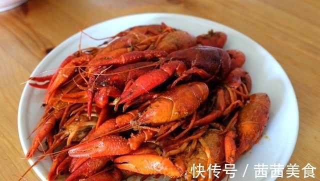 茭白|普通人家的家常午餐,四菜一汤一主食,做法简单,家人爱吃