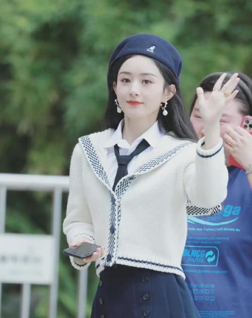 赵丽颖|赵丽颖二上中餐厅，粉丝为什么带头不乐意？