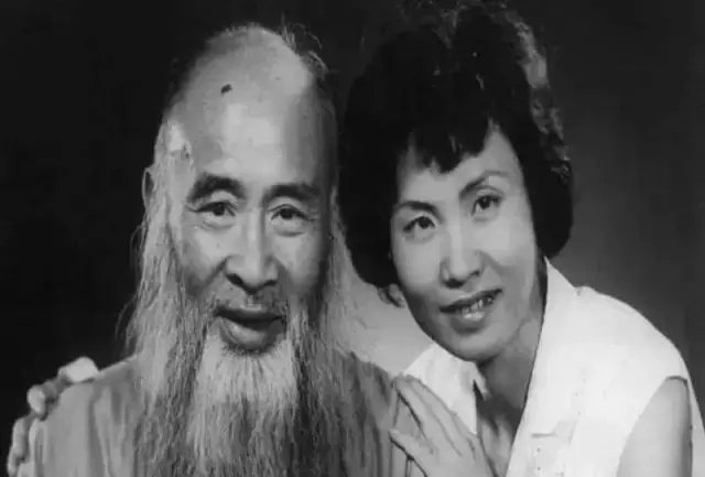 张大千绘制|国画里的旗袍