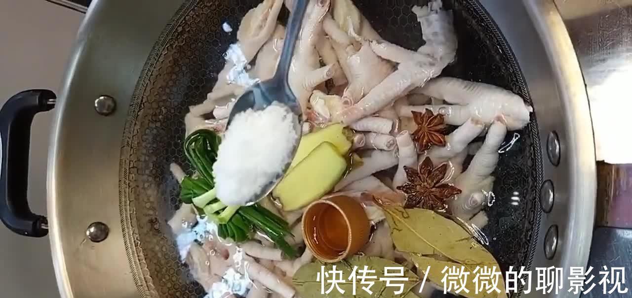 网红鸡爪的做法，鲜辣酸甜多种口味，口感皮Q香脆，一吃就上瘾！