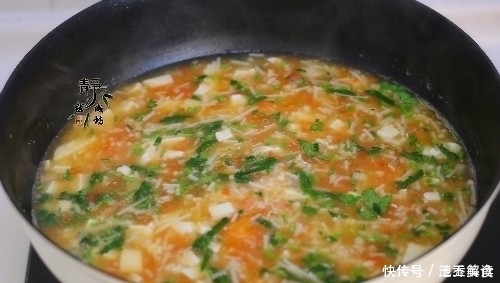 西红柿|三伏天多喝此汤,成本几块钱,酸爽开胃食欲好,出汗排毒身体棒