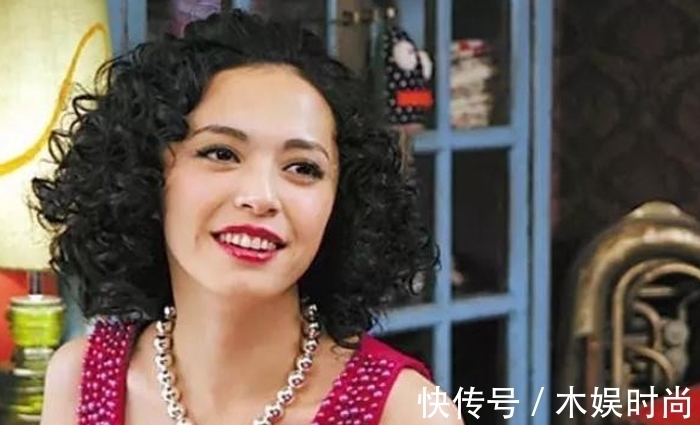 刘海|女人过了40,别留这3款“大妈”发型,拉低颜值,土气又显老!