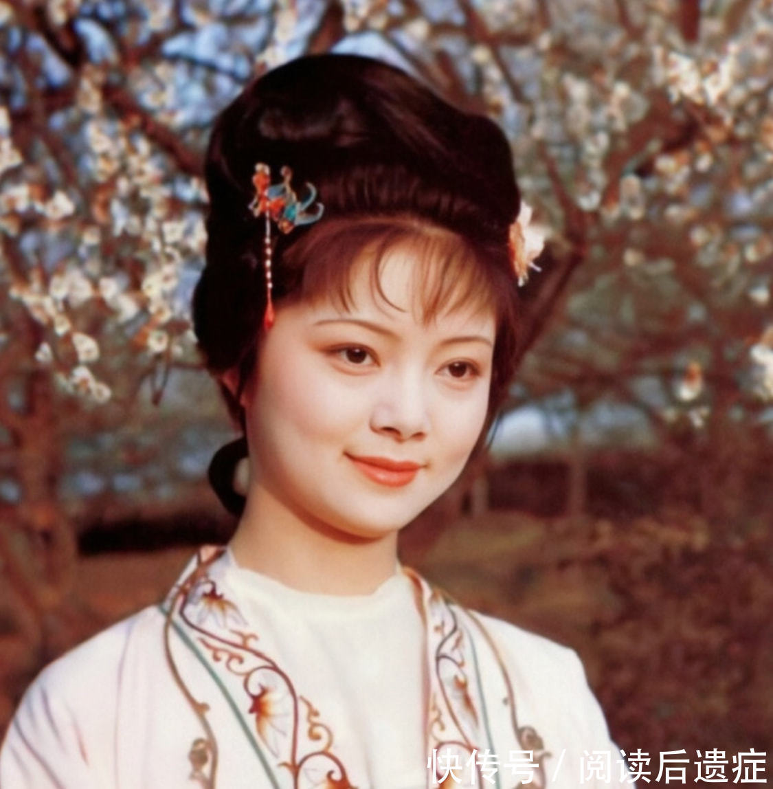 薛宝钗#宝玉被打,薛宝钗态度为何大不同?甚至失言?