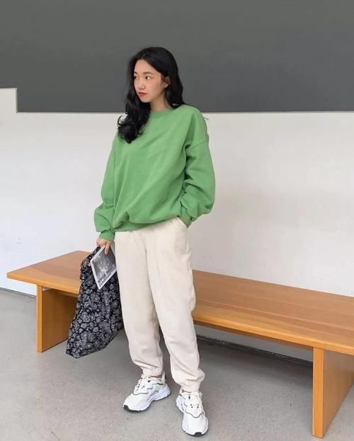 “奶奶裤+大衣”、“奶奶裤+羽绒服”才是真的时尚感十足!