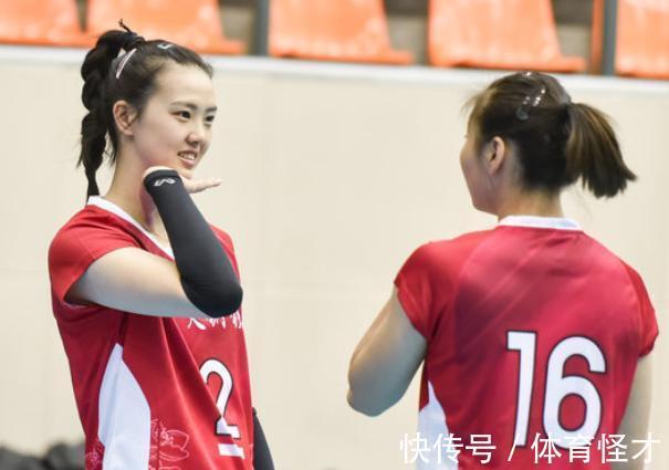 万梓玥|张常宁秀“大劈叉”,下赛季助江苏争冠,携李盈莹助中国女排复苏