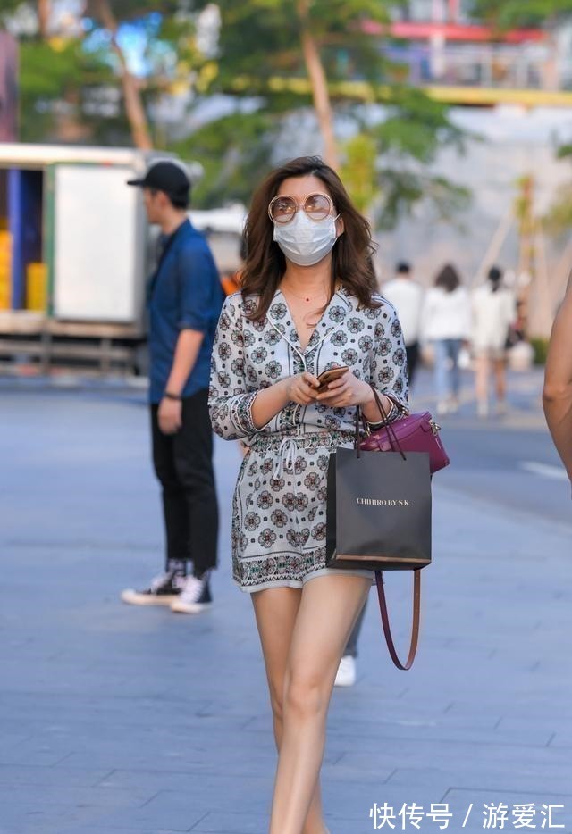 时尚 随性自然的打底裤穿搭富有时尚感,显身材又耐看,高级优雅!