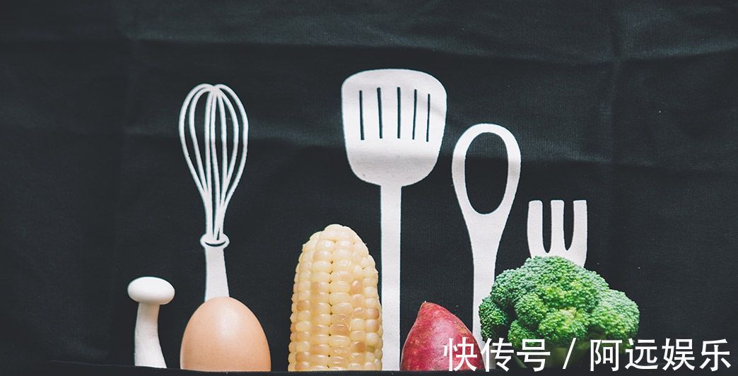 这道菜|木耳加一物,金子都不换,常吃排出体内毒素,大肚腩悄悄不见