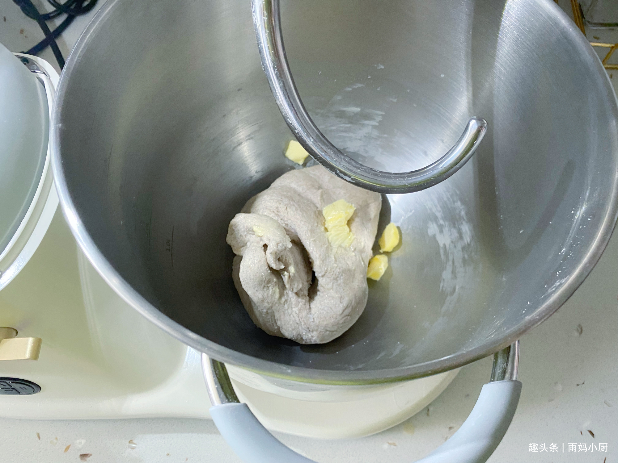 做法超简单的全麦贝果，无需二发容易上手，低脂健康的主食面包